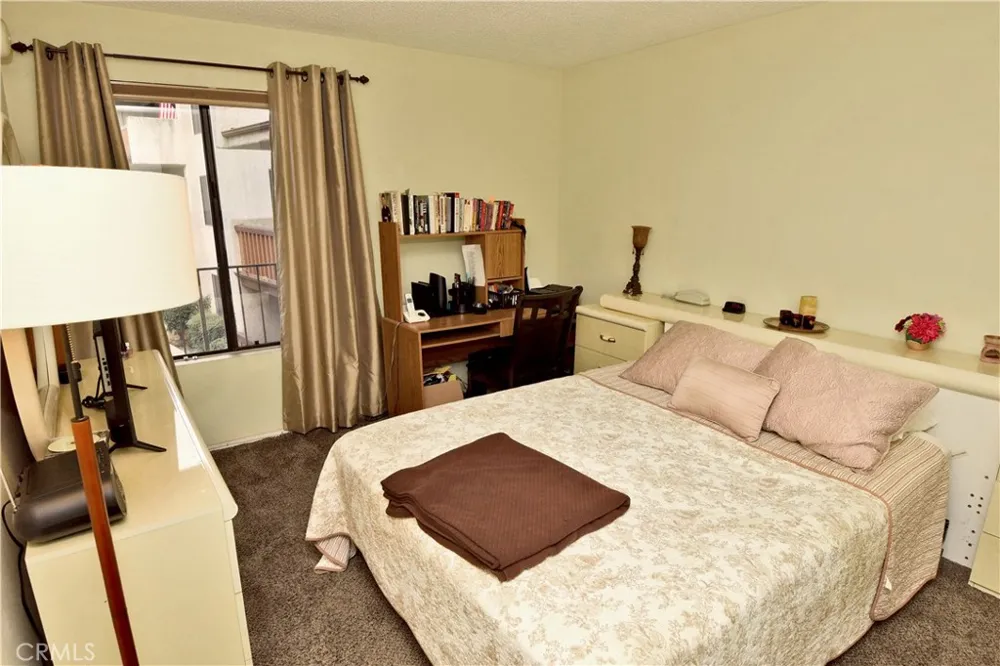 15155 Sherman Way #37 Van Nuys, CA 91405