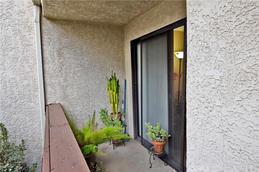 15155 Sherman Way #37 Van Nuys, CA 91405