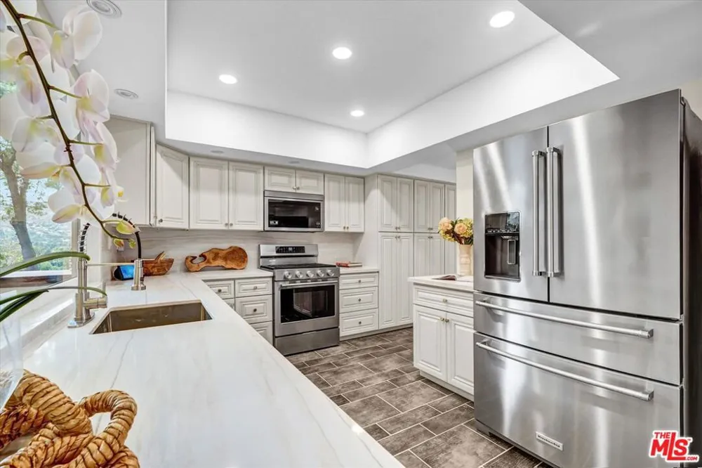 9721 Nevada Avenue Los Angeles, CA 91311