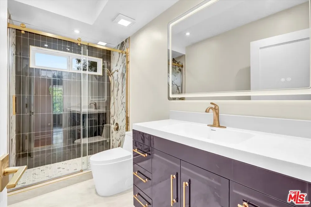 9721 Nevada Avenue Los Angeles, CA 91311