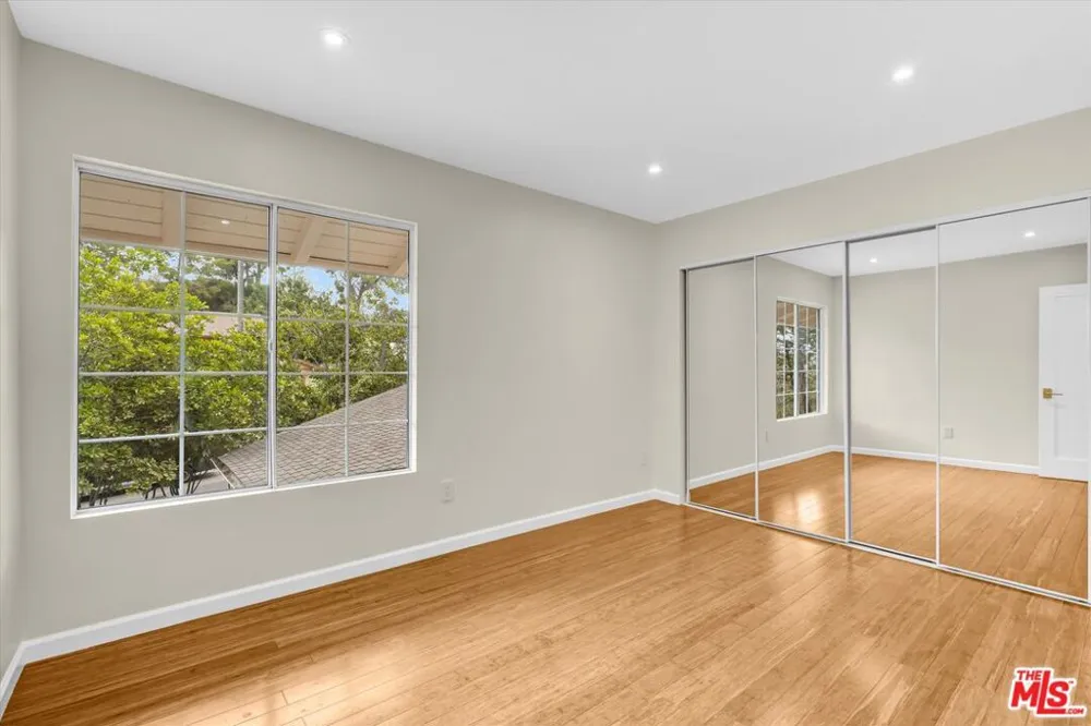 9721 Nevada Avenue Los Angeles, CA 91311