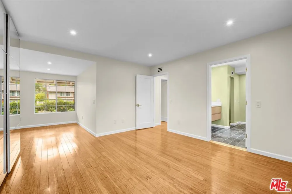 9721 Nevada Avenue Los Angeles, CA 91311