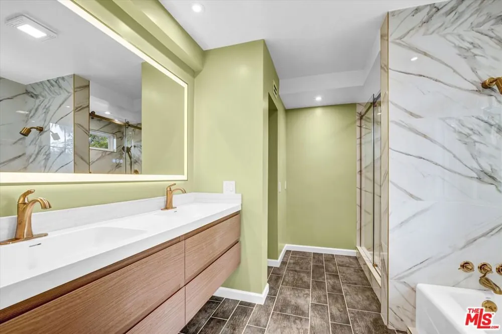 9721 Nevada Avenue Los Angeles, CA 91311