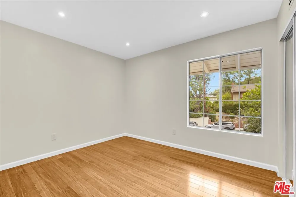 9721 Nevada Avenue Los Angeles, CA 91311