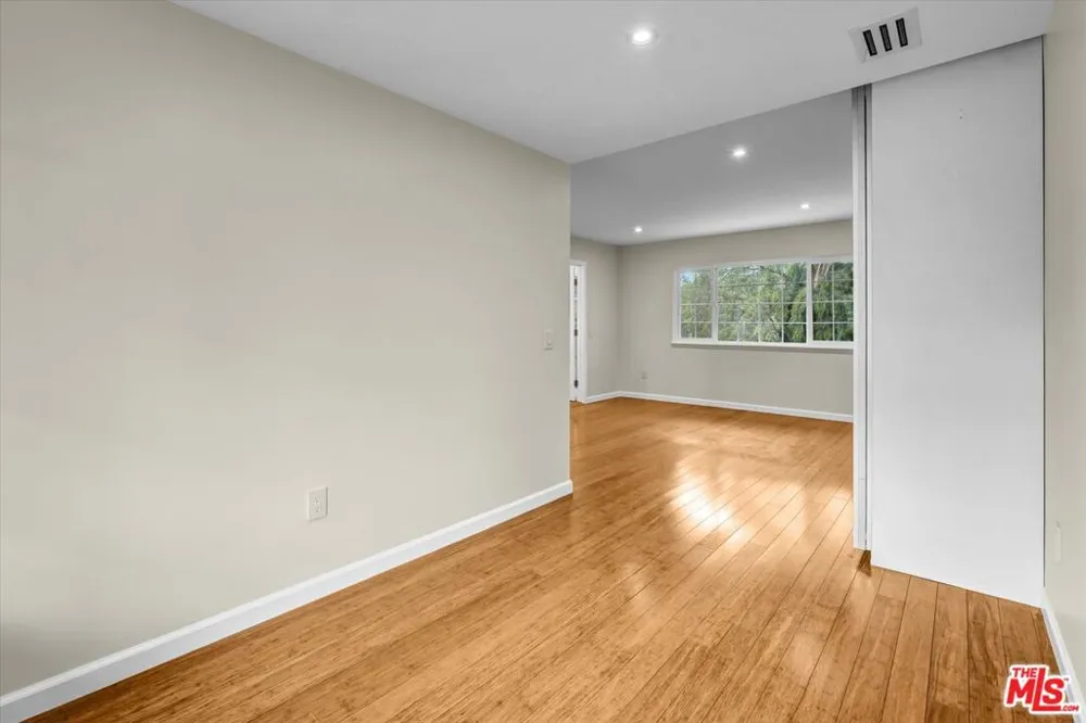 9721 Nevada Avenue Los Angeles, CA 91311