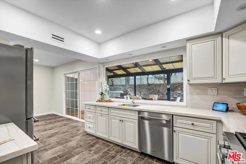 9721 Nevada Avenue Los Angeles, CA 91311
