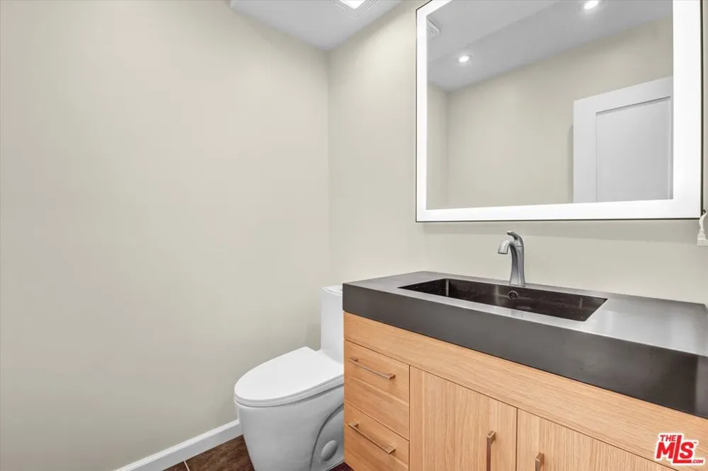 9721 Nevada Avenue Los Angeles, CA 91311