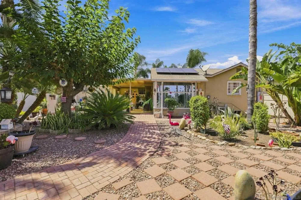 227 Millar El Cajon, CA 92020