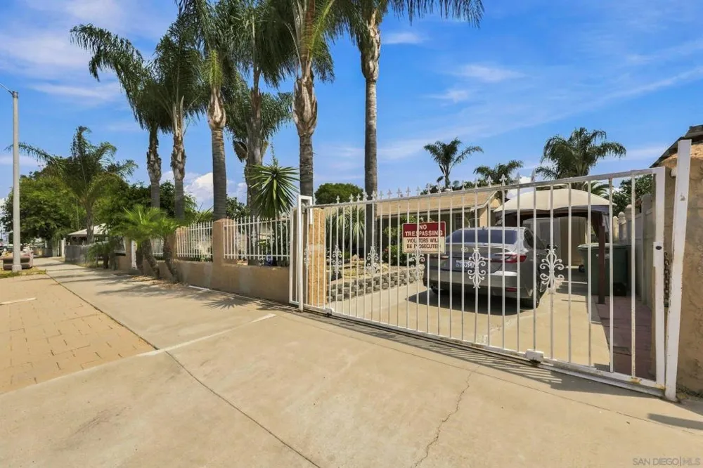 227 Millar El Cajon, CA 92020