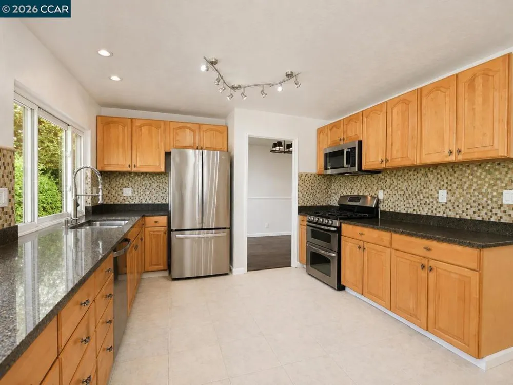 1325 New Hampshire Dr Concord, CA 94521