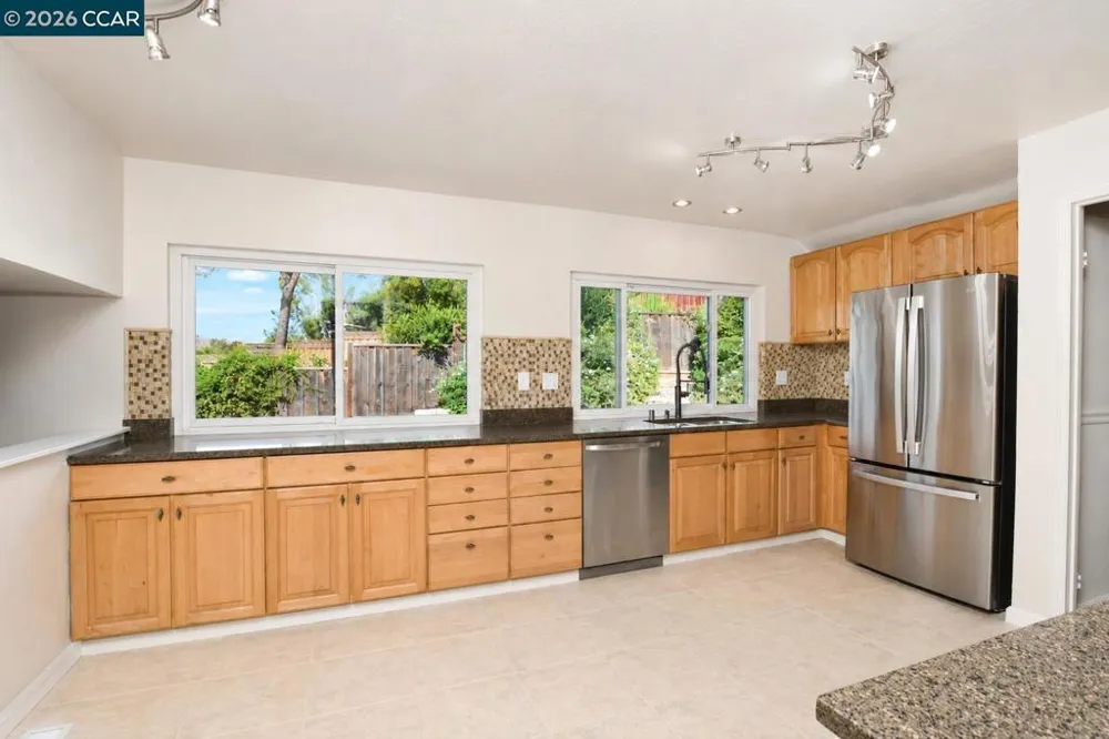 1325 New Hampshire Dr Concord, CA 94521
