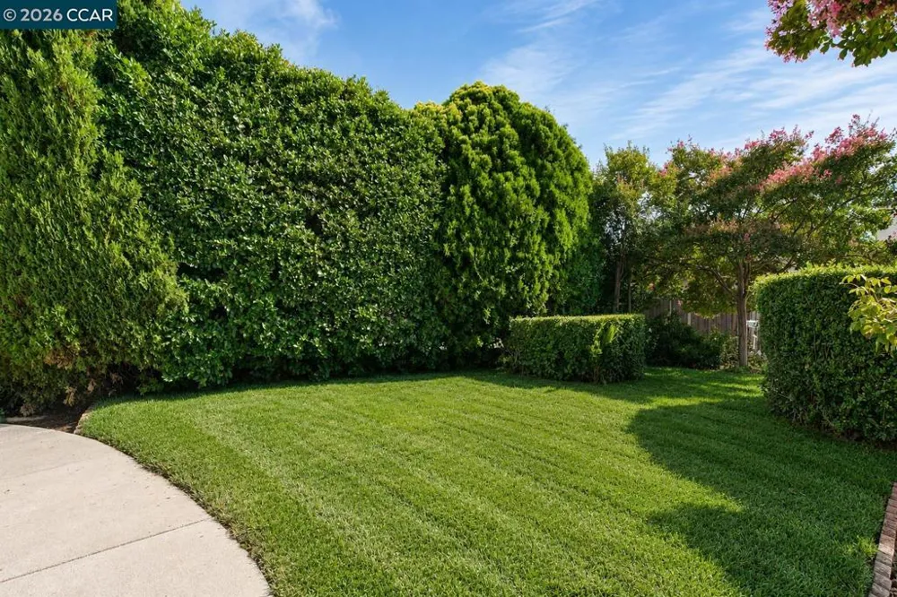 1325 New Hampshire Dr Concord, CA 94521