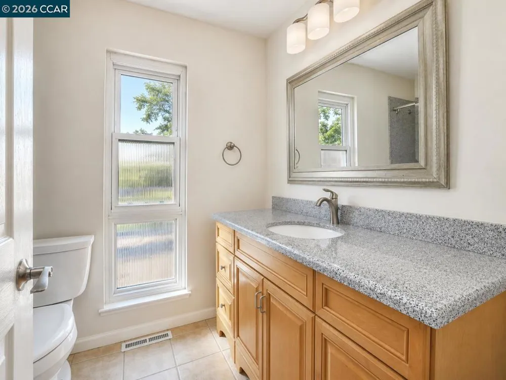 1325 New Hampshire Dr Concord, CA 94521