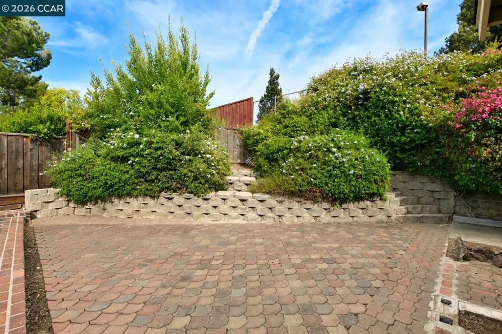 1325 New Hampshire Dr Concord, CA 94521