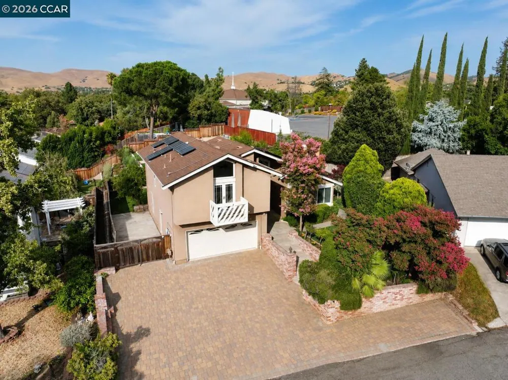 1325 New Hampshire Dr Concord, CA 94521