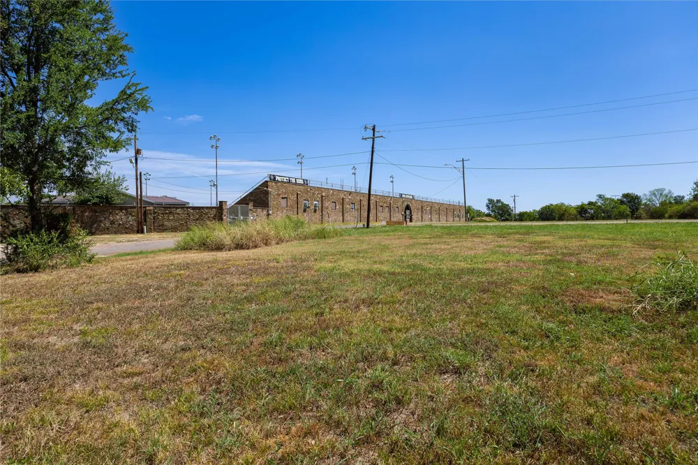 807 2nd Street Hugo, OK 74743