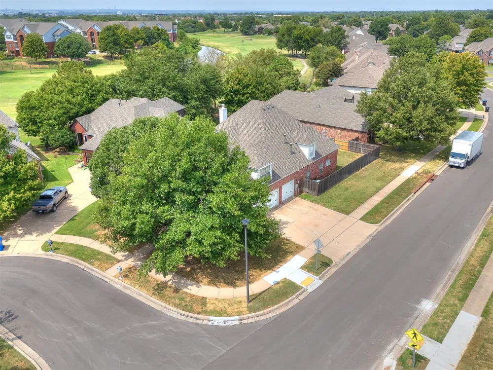 3220 Oak Avenue Broken Arrow, OK 74012