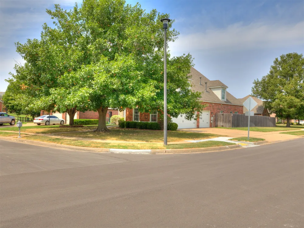 3220 Oak Avenue Broken Arrow, OK 74012