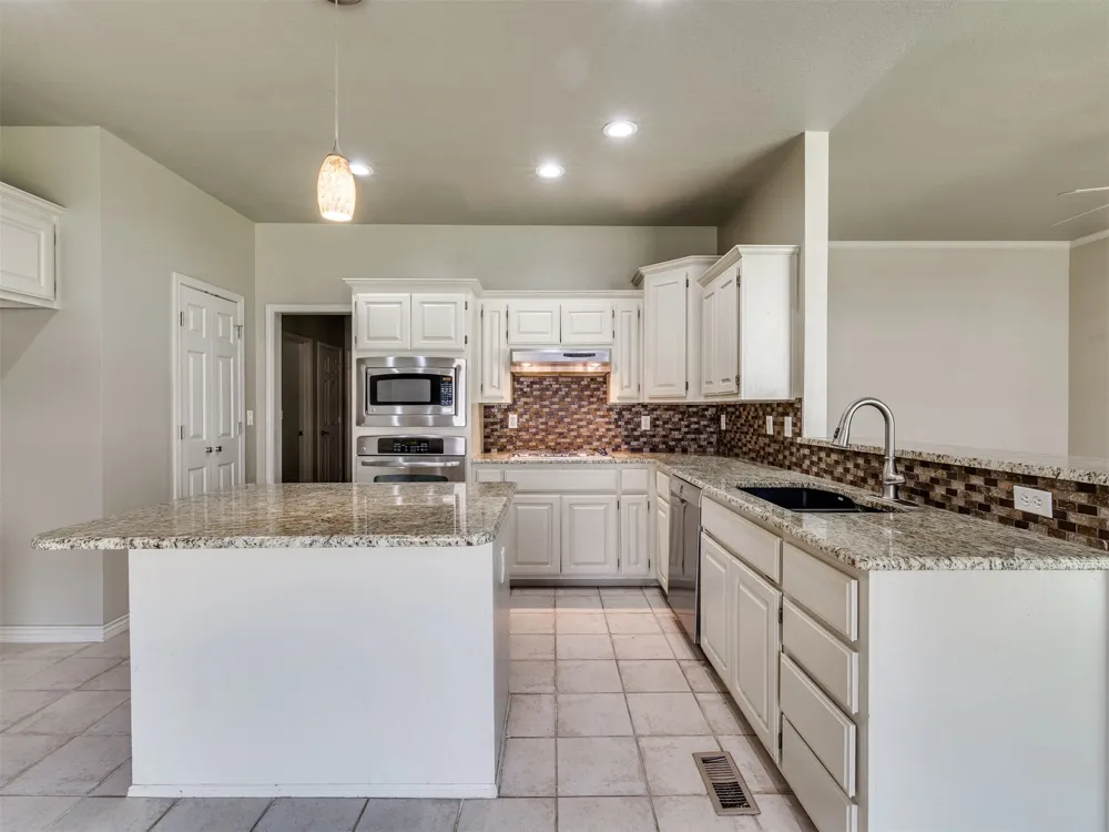 3220 Oak Avenue Broken Arrow, OK 74012