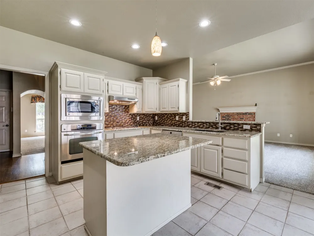 3220 Oak Avenue Broken Arrow, OK 74012