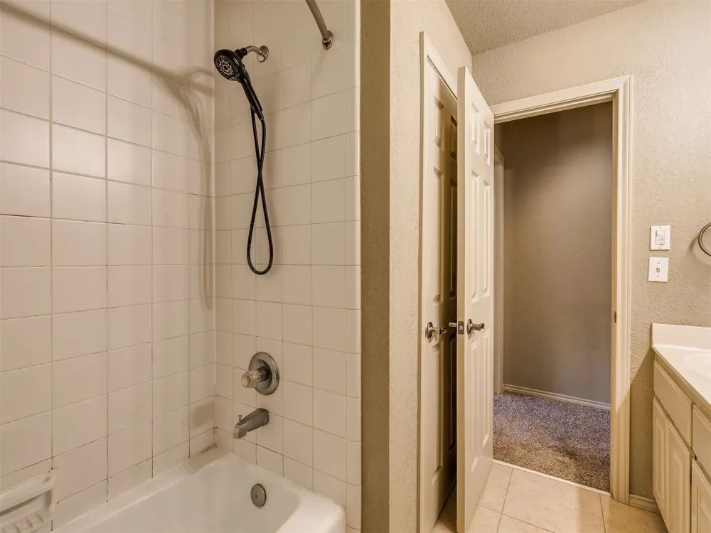 3220 Oak Avenue Broken Arrow, OK 74012