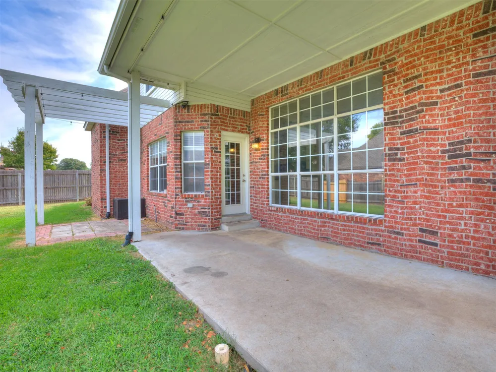 3220 Oak Avenue Broken Arrow, OK 74012