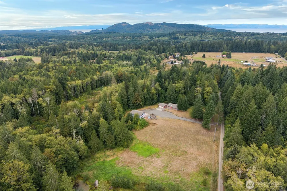 572 Dodger Lane Port Angeles, WA 98363