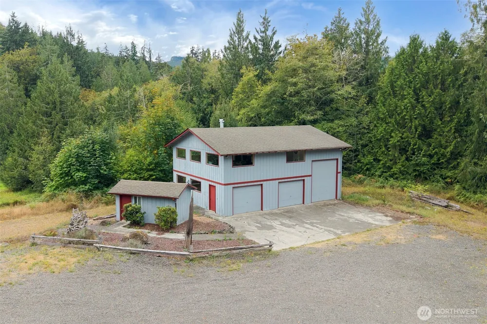 572 Dodger Lane Port Angeles, WA 98363
