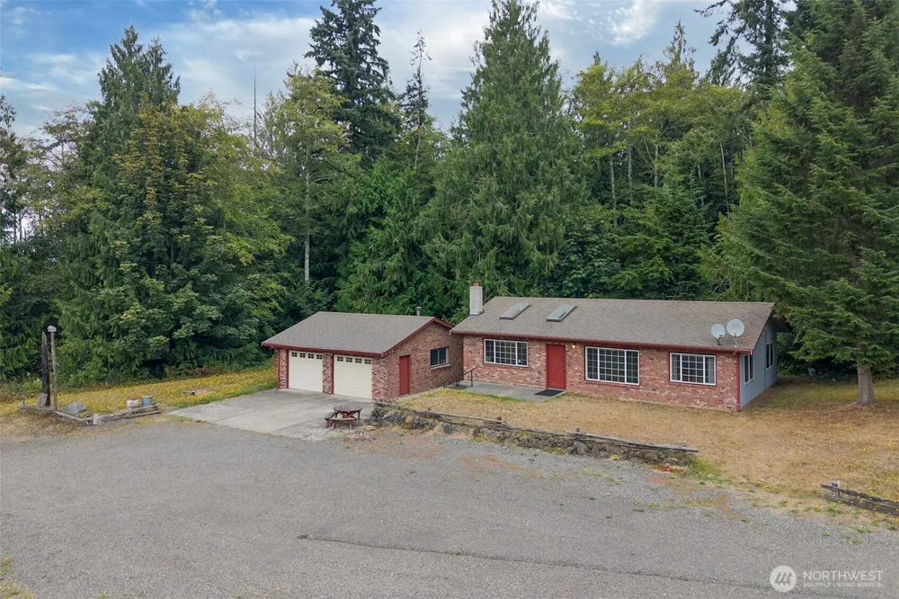 572 Dodger Lane Port Angeles, WA 98363