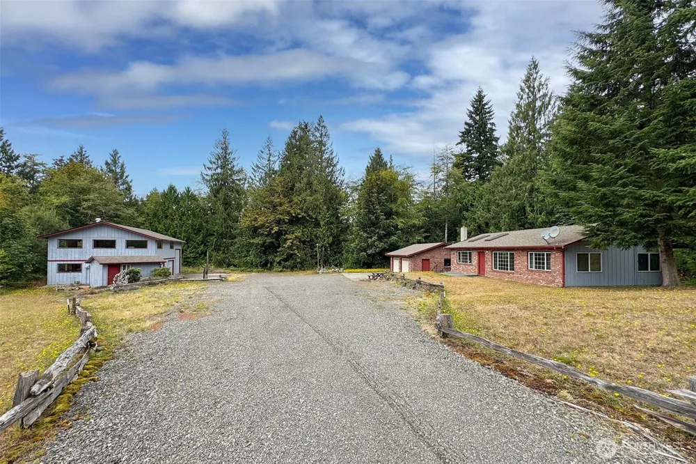 572 Dodger Lane Port Angeles, WA 98363