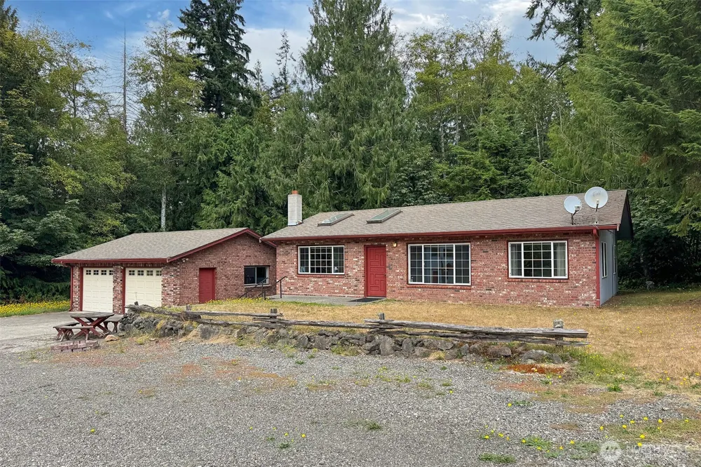 572 Dodger Lane Port Angeles, WA 98363