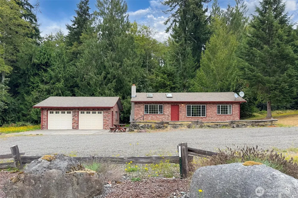 572 Dodger Lane Port Angeles, WA 98363