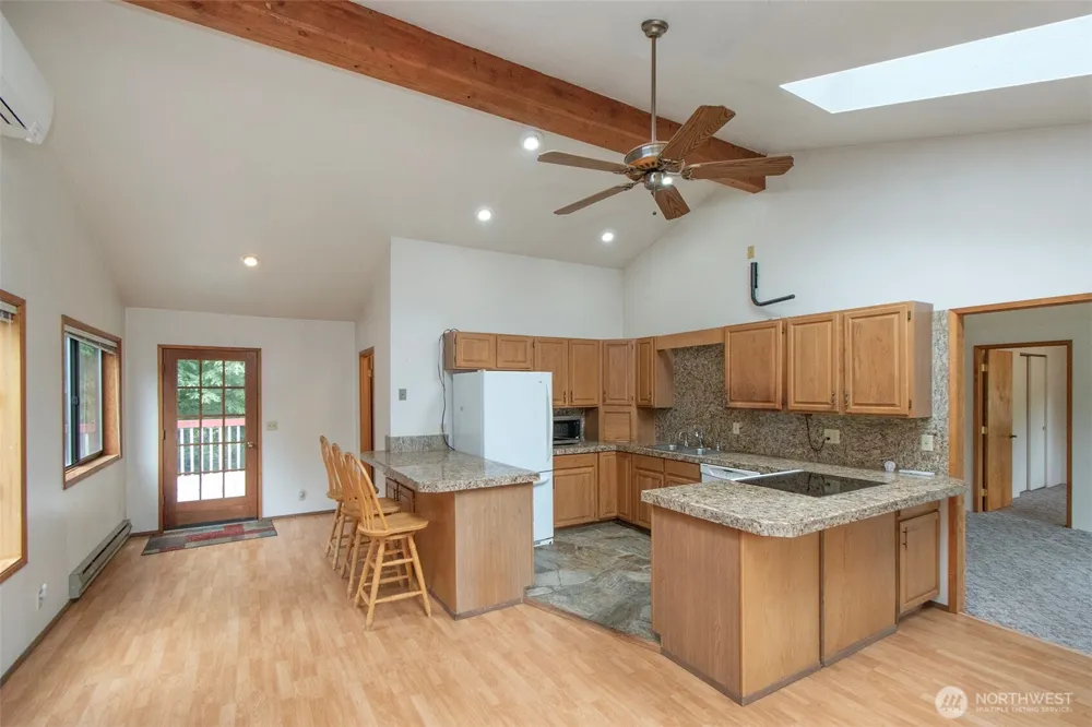 572 Dodger Lane Port Angeles, WA 98363