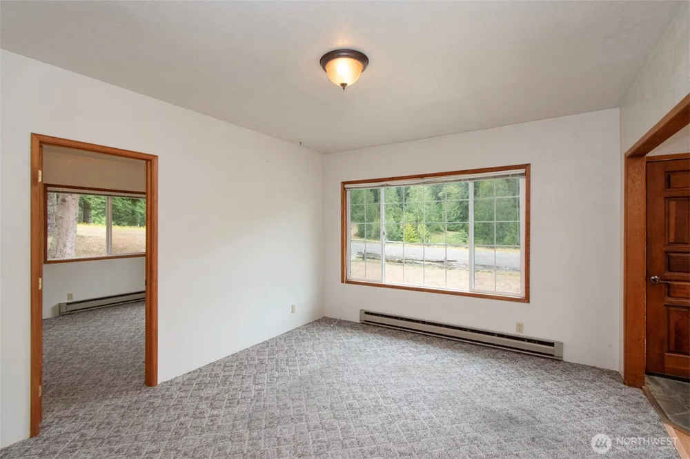 572 Dodger Lane Port Angeles, WA 98363