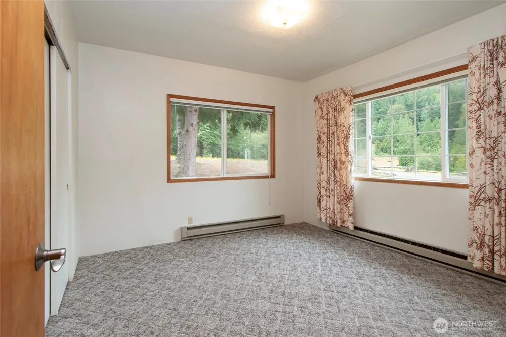 572 Dodger Lane Port Angeles, WA 98363