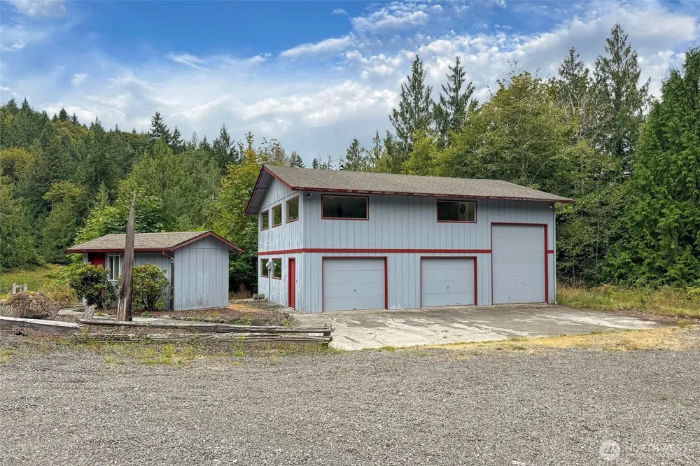 572 Dodger Lane Port Angeles, WA 98363