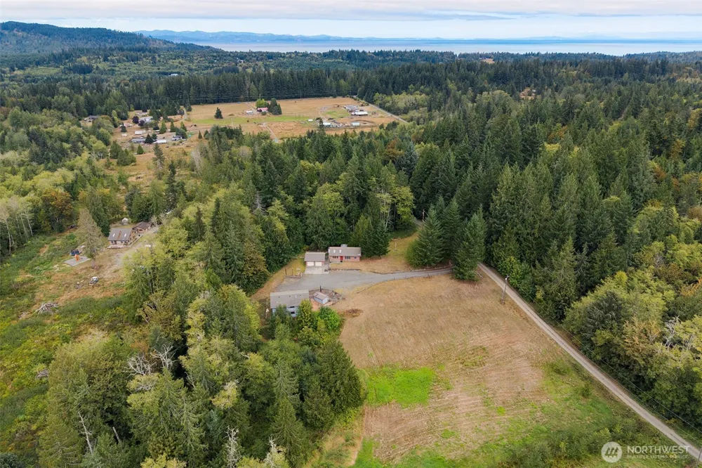 572 Dodger Lane Port Angeles, WA 98363