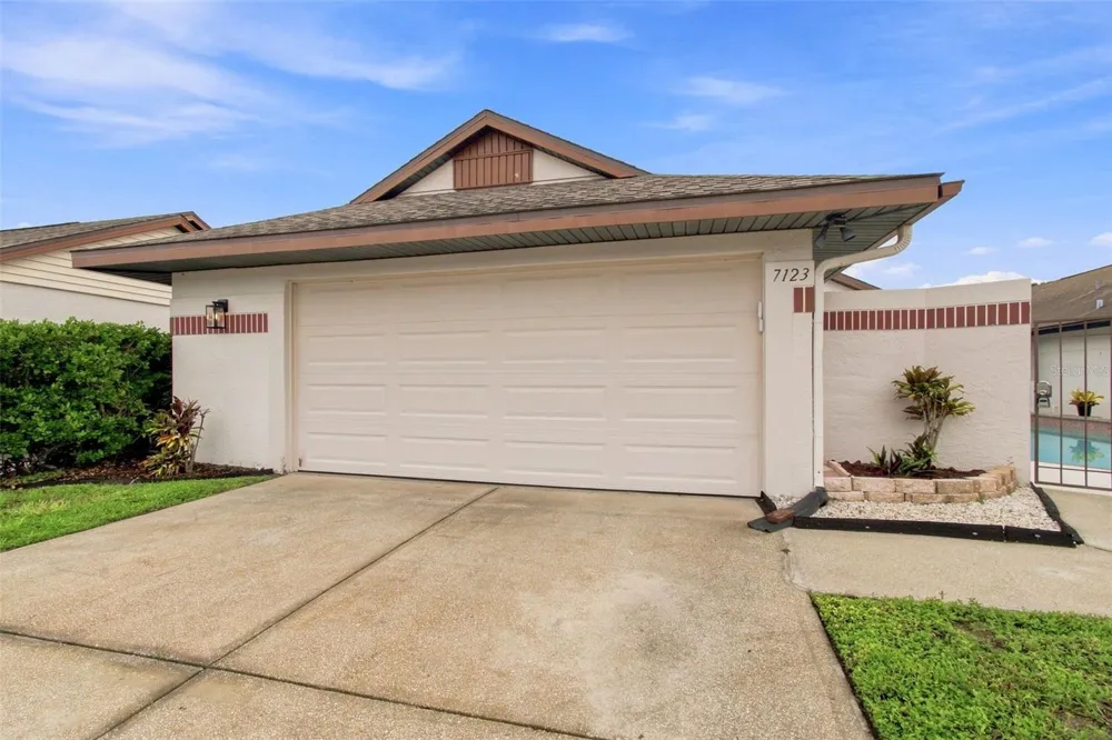 7123 SILVERMILL DRIVE Tampa, FL 33635