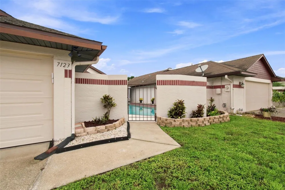 7123 SILVERMILL DRIVE Tampa, FL 33635