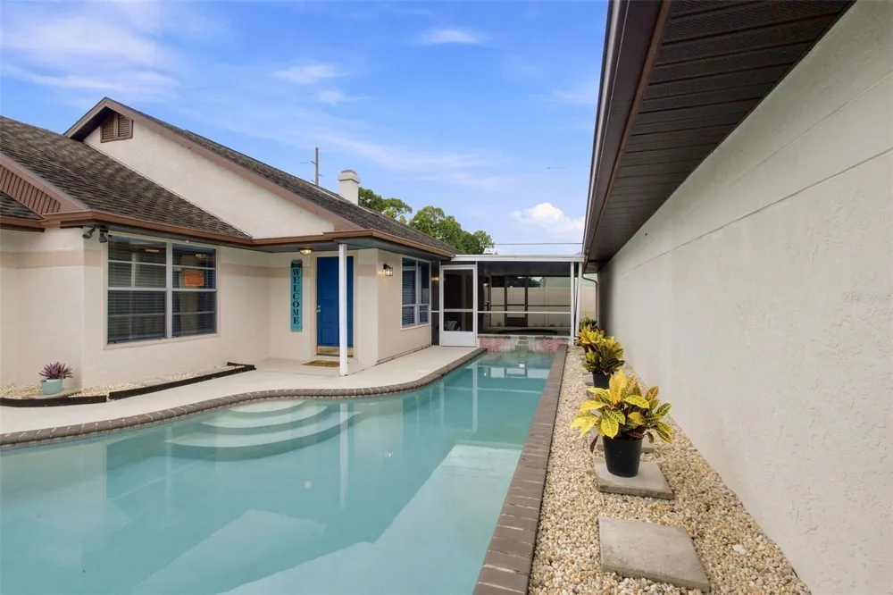 7123 SILVERMILL DRIVE Tampa, FL 33635