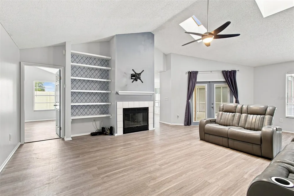 7123 SILVERMILL DRIVE Tampa, FL 33635