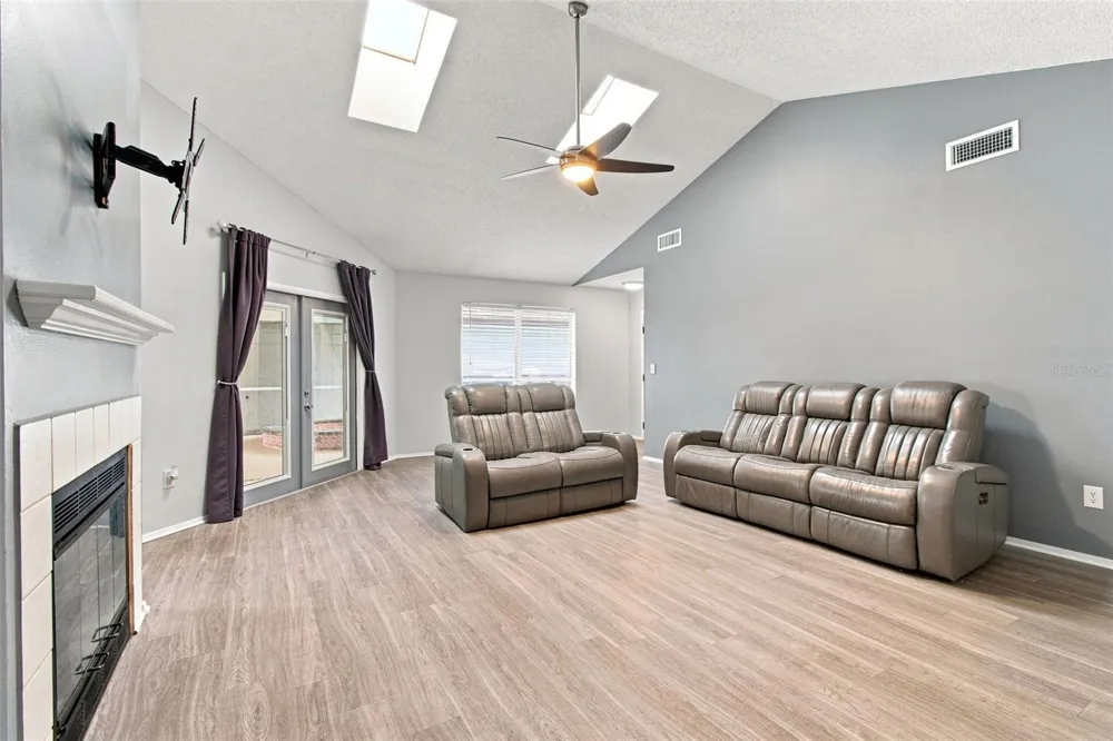 7123 SILVERMILL DRIVE Tampa, FL 33635
