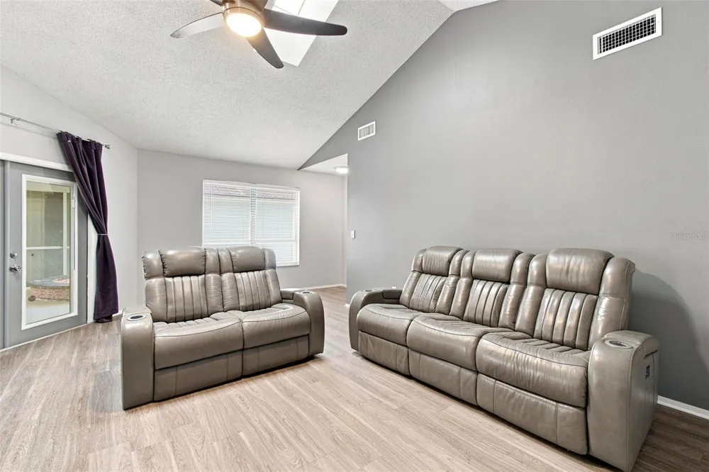 7123 SILVERMILL DRIVE Tampa, FL 33635
