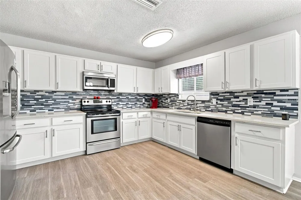7123 SILVERMILL DRIVE Tampa, FL 33635