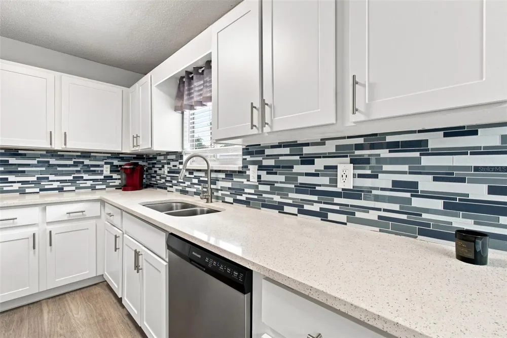 7123 SILVERMILL DRIVE Tampa, FL 33635