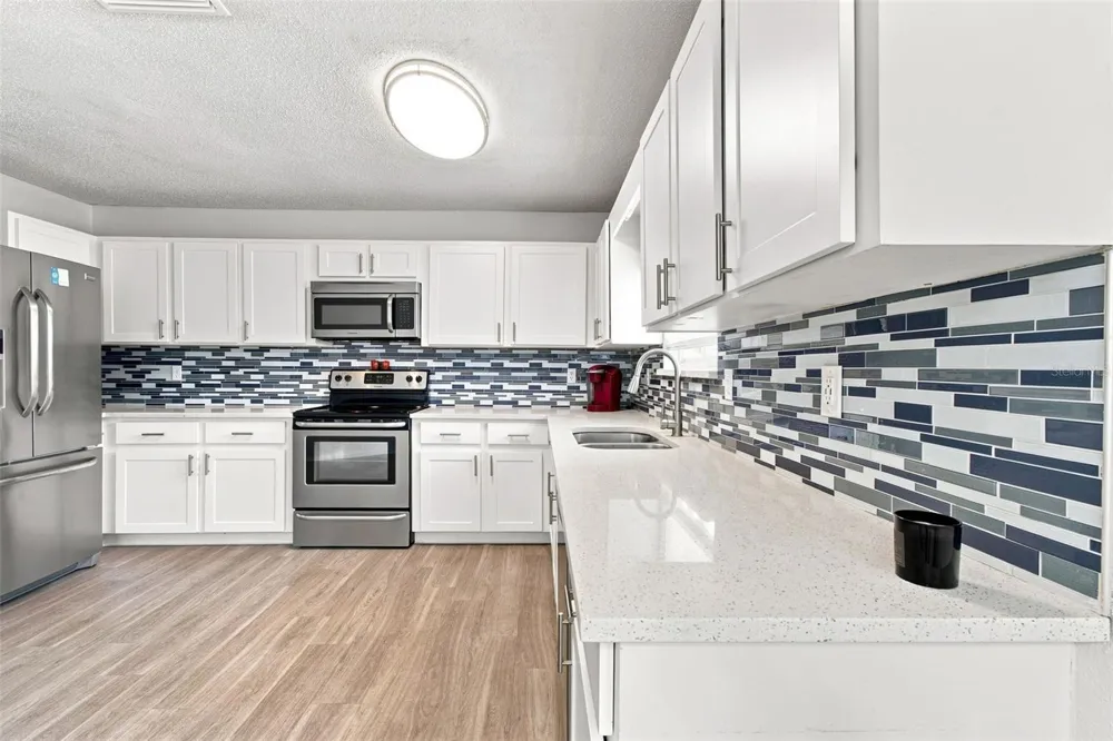 7123 SILVERMILL DRIVE Tampa, FL 33635