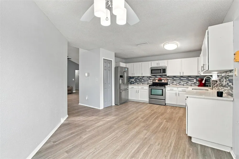 7123 SILVERMILL DRIVE Tampa, FL 33635