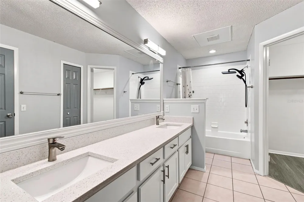 7123 SILVERMILL DRIVE Tampa, FL 33635