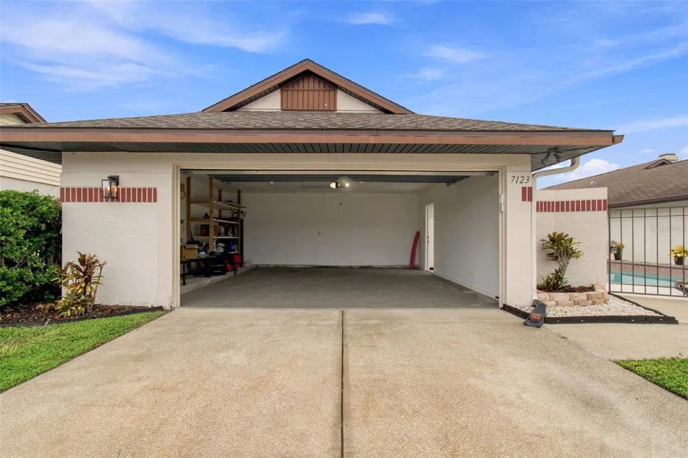 7123 SILVERMILL DRIVE Tampa, FL 33635