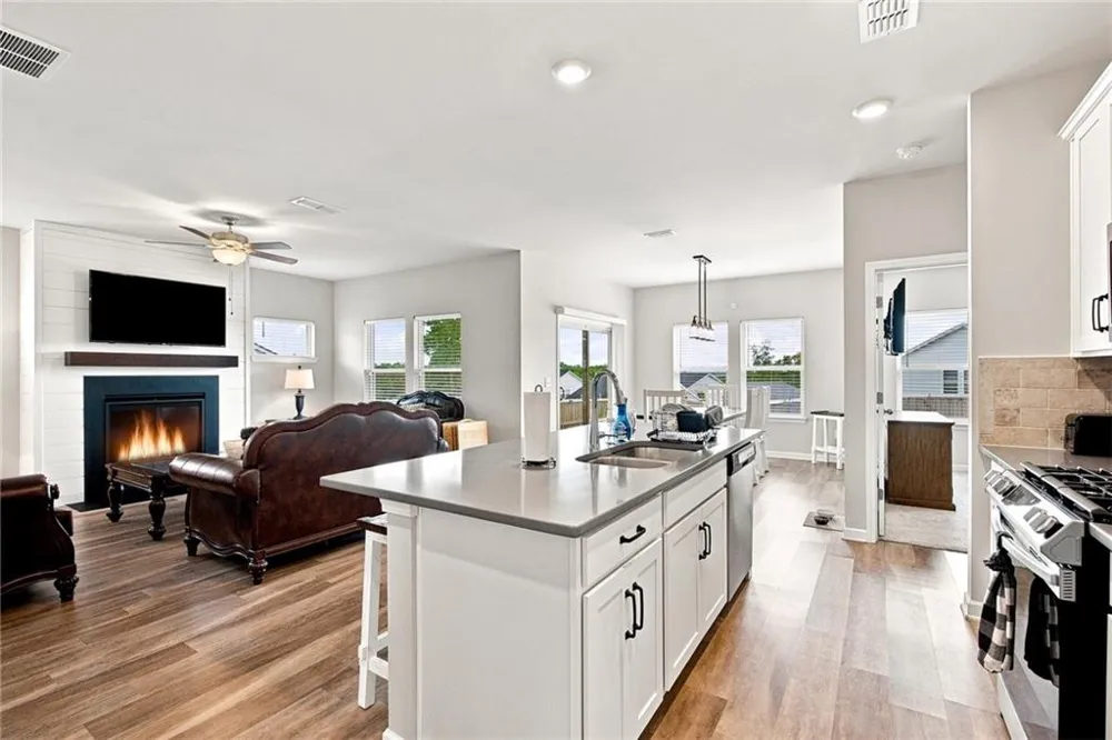 1059 Towne Mill Crossing Canton, GA 30114